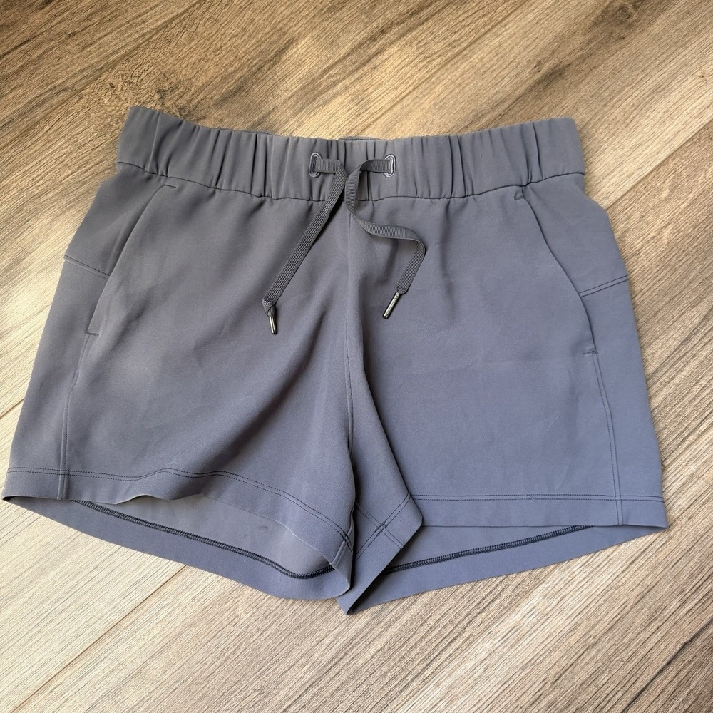 Lululemon Women's On The Fly Short 2.5"Gray Size 6 - LW7ARNS